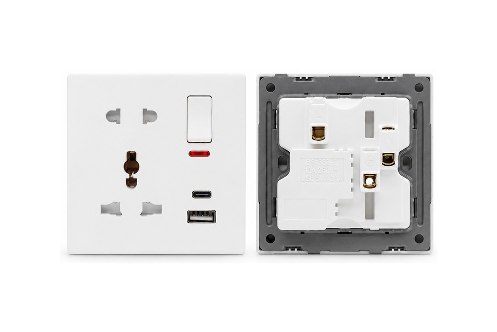M0301L-USB-C UK Wall Socket with USB-C 5V 3.1A